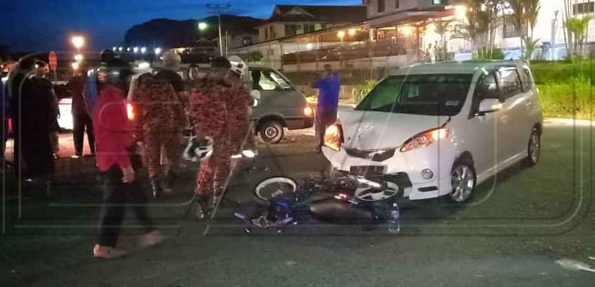 Penunggang Motosikal Cedera Parah, Bertembung Dengan Alza 